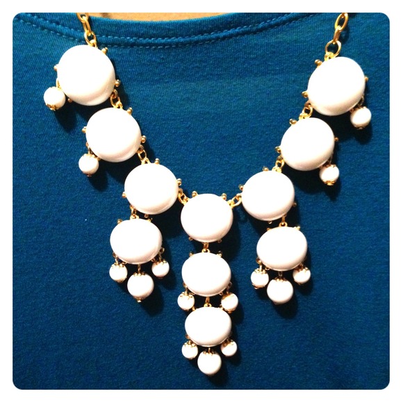 NWT White Bubble Necklace