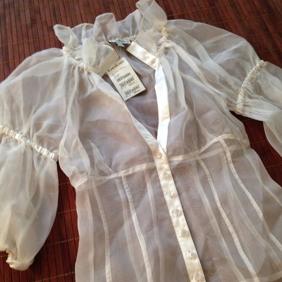 Bebe blouse. - Picture 1 of 3