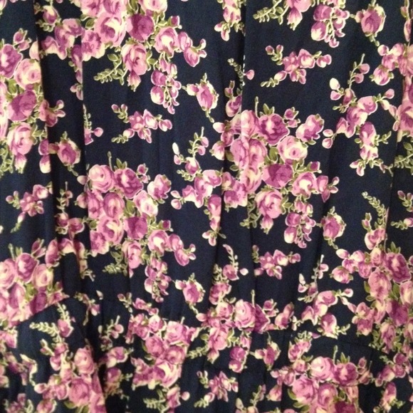 ❤️BUNDLED❤️ Forever21 floral romper - Picture 2 of 2