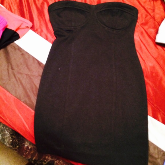 ❌❌SOLD❌❌Very sexy strapless LBD