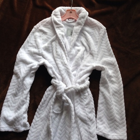 ulta Accessories - 🚨NWT🚨ULTA  Fluffy Soft Bathrobe, Sz L, XL