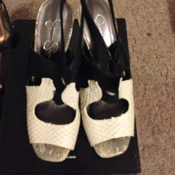 Jessica Simpson slang backs