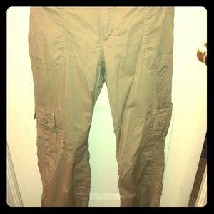 Cargo pants in khaki