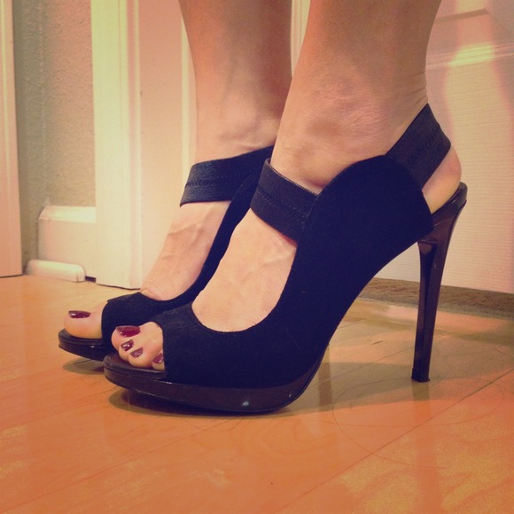 Black Platform Heels - Halo - Carlos Santana