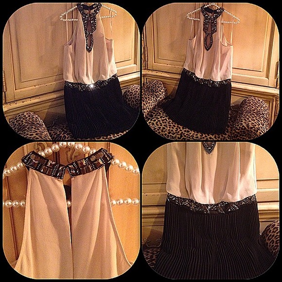 Karen Millen black and beige crepe pleated dress - Picture 4 of 4