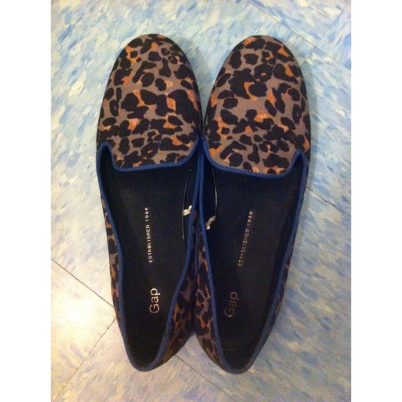 SOLD - ✨SALE✨Leopard Print Loafers