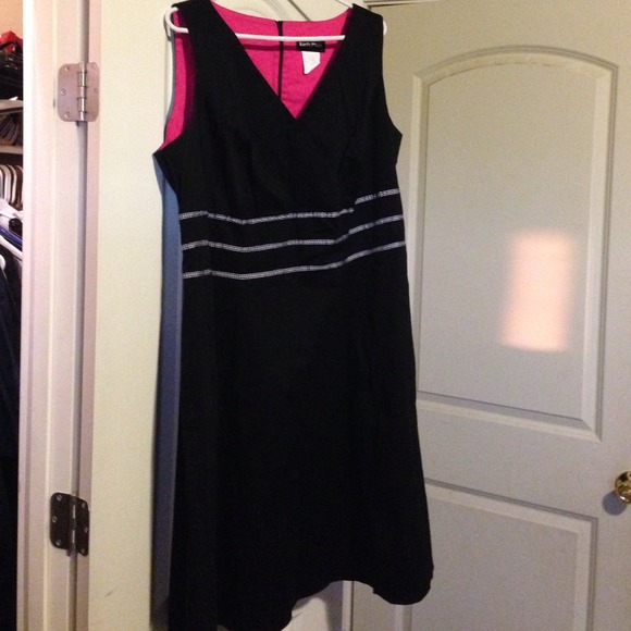 Super cute black dress