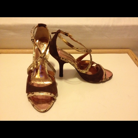 BCBG antique gold heel - Picture 2 of 4