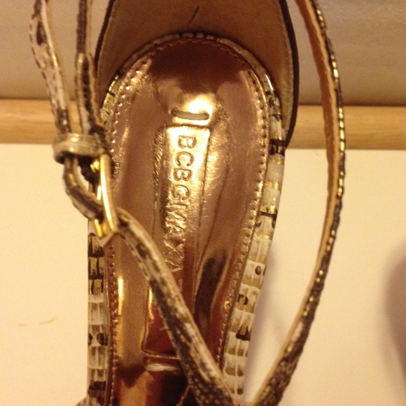 BCBG antique gold heel - Picture 4 of 4