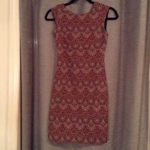 ✨HP✨Zara Brocade Bodycon Dress