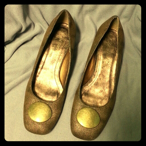 Gold shoes