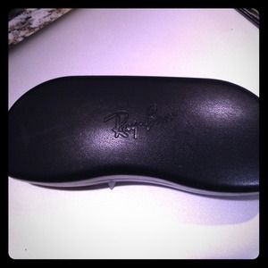 Ray ban hard cAse and new cleaning cloth