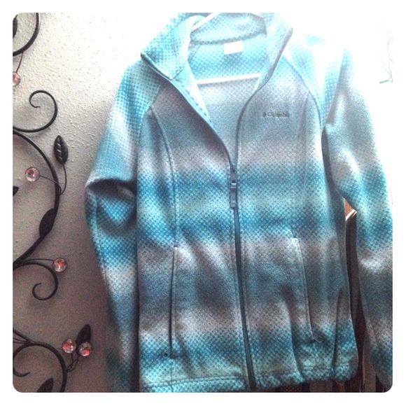 Blue ombre Columbia fleece jacket