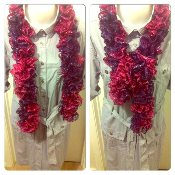 NEW! Lots of ruffles handmade scarf!