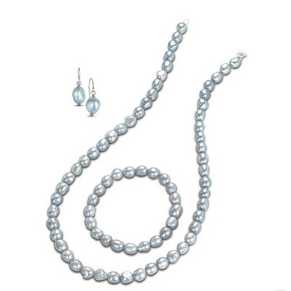 🎄3-Piece Set Gray Cultured Freshwater Pearl.
