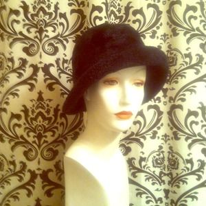 Liz Claiborne Cloche Hat