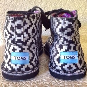TOMS Desert Botas Silver Aztec Canvas Size
5.5