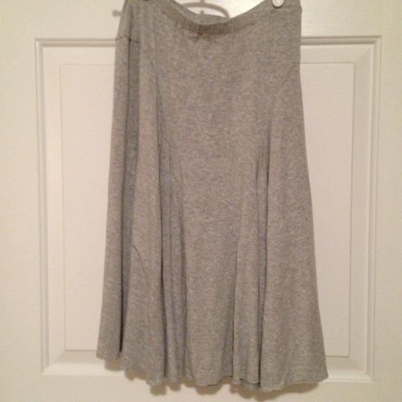 Pretty gray skirt. Flowy