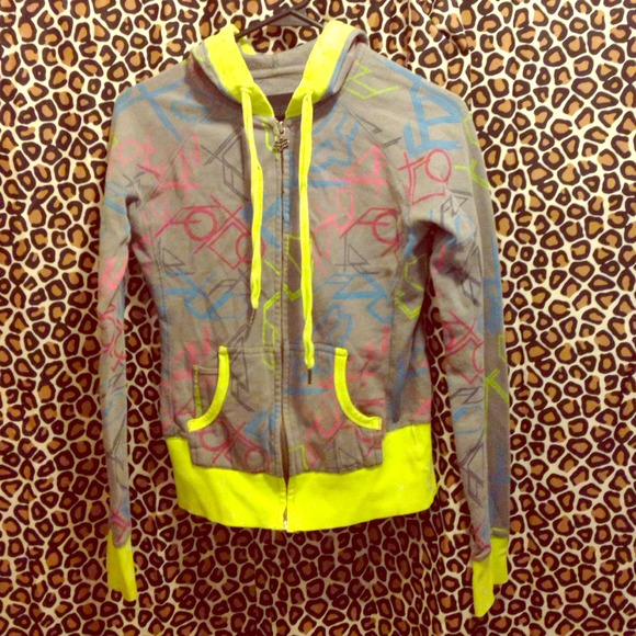 Gray fox hoodie with neon green trim