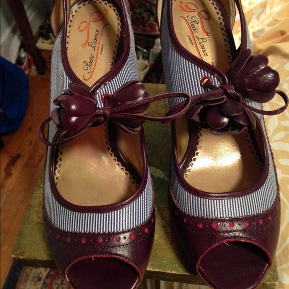 8 1/2 Poetic Licence blue & maroon heels - Picture 2 of 4