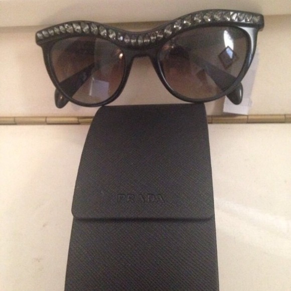 Authentic Prada sunglasses - Picture 1 of 3