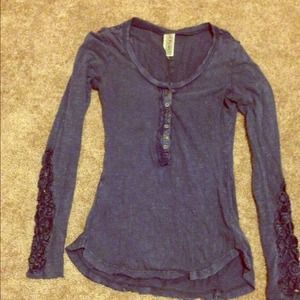 Free people long sleeve with sleeve details