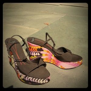 🌸🌸Kate Spade t-strap platforms🌸🌸