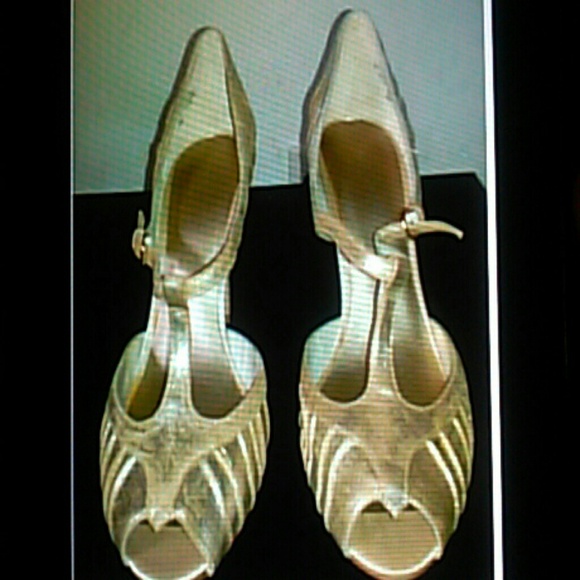 Nine west gold formal
