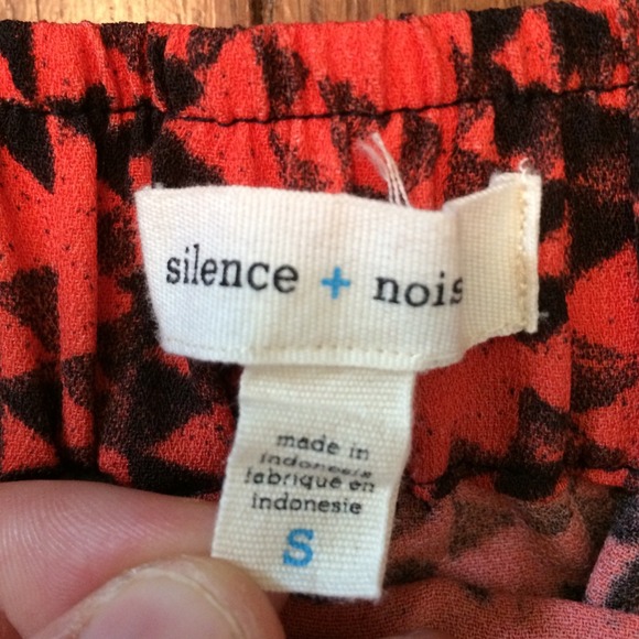 silence + noise shorts from UO - Picture 2 of 3