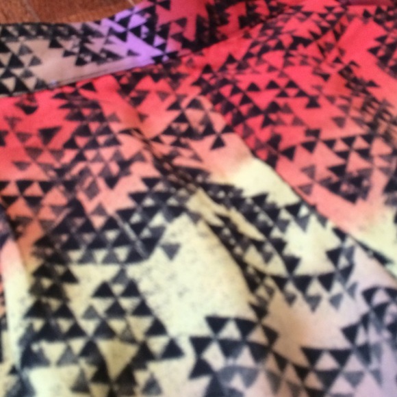 silence + noise shorts from UO - Picture 3 of 3