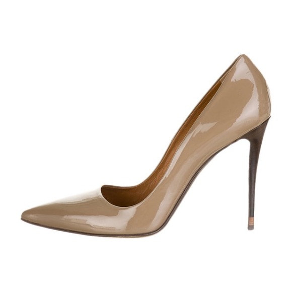 GORGEOUS FENDI HEELS