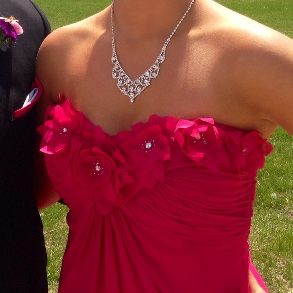 Prom dress! 💃 - Picture 2 of 3