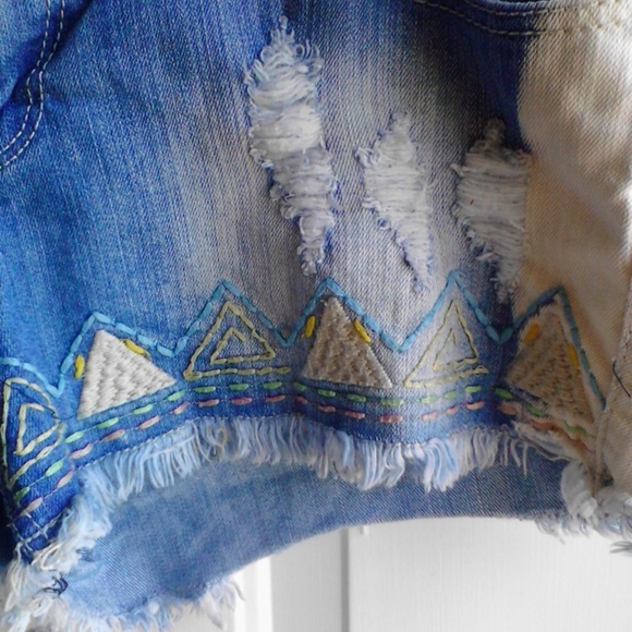 Aztec Denim Shorts - Picture 3 of 4