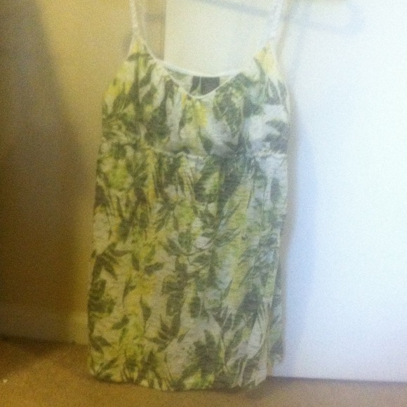 Green and white tank