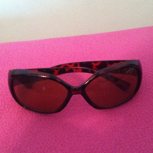 Sunglasses! - Picture 2 of 4