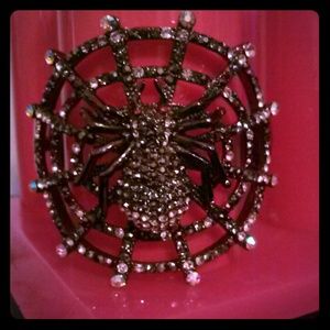 Meghan LA Spiderweb Pav? Hinged Statement Cuff