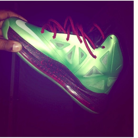 Lebron Sneakers