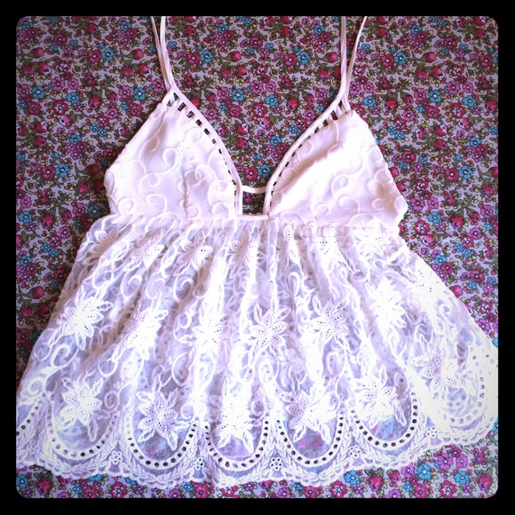 SOLD ⛔️GORGEOUS baby doll white sheer top.