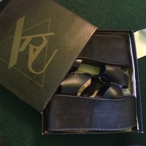YRU Orion Sandals