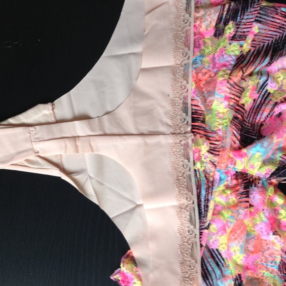 Bralette and panty set - Picture 3 of 3