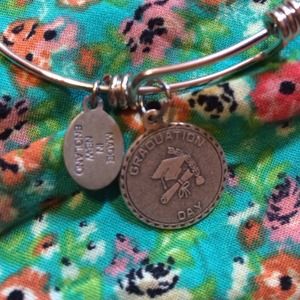 Flexible wire bangle charms bracelet