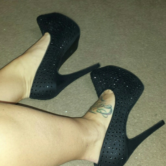 JustFab black rhinestone pumps