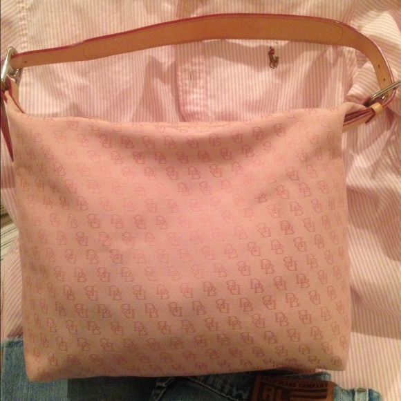 Dooney & Bourke Handbags - D&B Hobo💯Auth Pale Pink Signature Sale