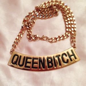 | Queen Bitch Gold Plate Chain |