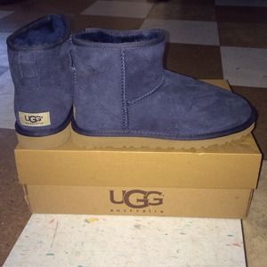 REDUCED !! UGG mini PRICE NEGOTIABLE!