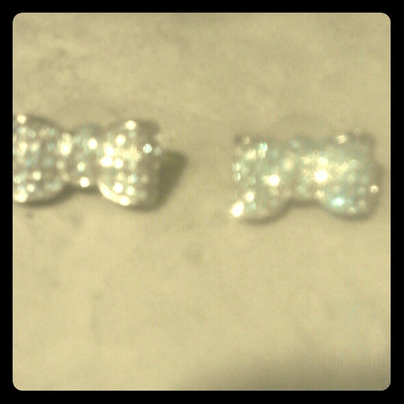 Bow earrings