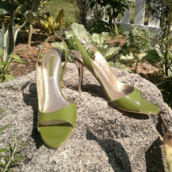 Nine West Shoes - NWOT!!!!! GREEN NINE WEST HEELS 7.5 M. LEATHER