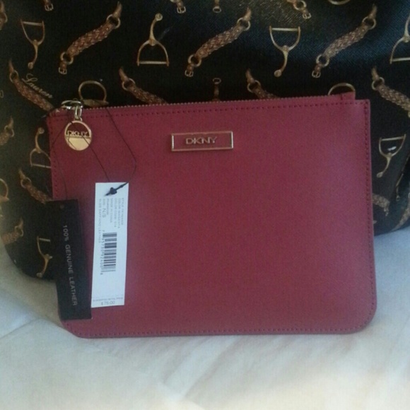 🎉HP2/22🎉DKNY ZIP POUCH!!!! NWT & dust bag - Picture 1 of 4