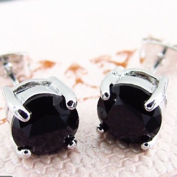 ✂️💸Peautiful Princess cut earrings, ◼️