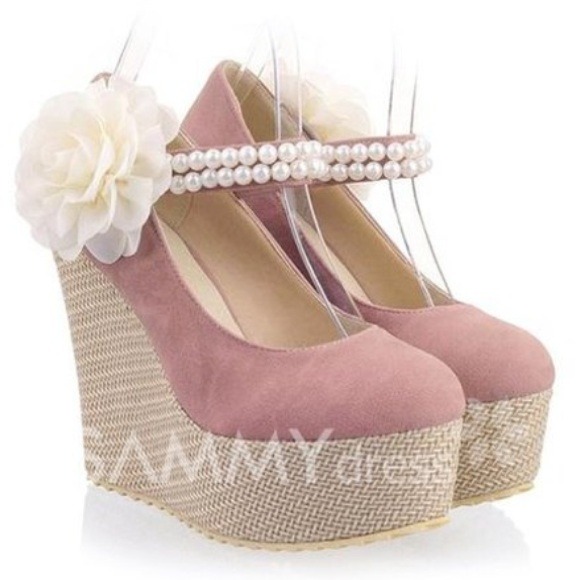 Light pink wedges